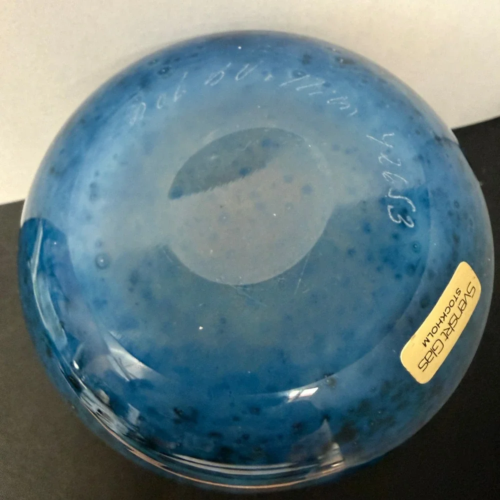 Signed Kosta Boda Art Glass Vase Deep Blue Kjell Engman 42653 4.5